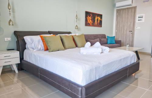 Epipleon Luxury Suites -105- Δωμάτιο 35τμ με βεράντα 35τμ μπροστά στη θάλασσα - Foto 8