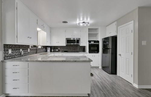 Piney Woods I Ping Pong I By SHSU I TV I Sleeps 11 - Foto 20