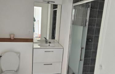 Petit cocon Sètois ! Balcon avec vue et parking - Foto 9