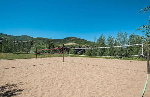 Dont miss the Main level Cozy Winter Retreat - Photo 21