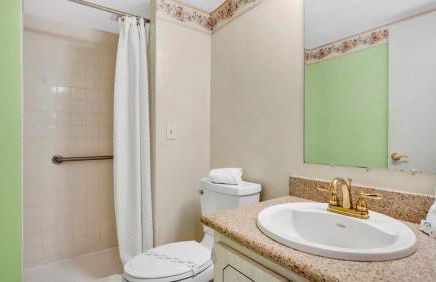 Relaxing Ocean Condo Steps from the Beach - Foto 18