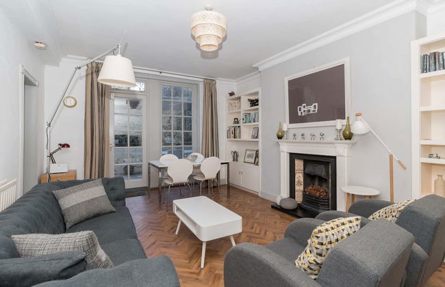 Beautiful & Bright 2BD Flat - Haymarket - Photo 16