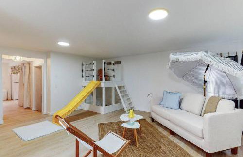 The Playmakers Funhouse-HOF Village - Foto 1