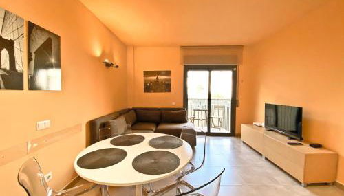 Urban Manresa-City center apartment with balcony - Photo 1