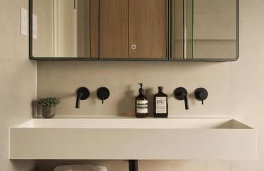 Elegant 4-Bed Townhouse Private Garden Parking - Foto 17