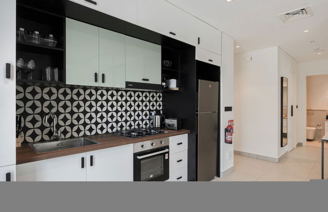 Luxury at Socio Dubai Hills 2 Beds Sleeps 4 - Photo 8