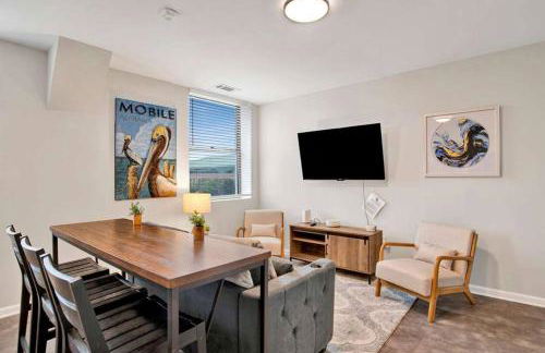 City Center Apartment, Free Parking and Great Views - Foto 11