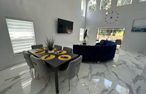 Modern, Fully Updated Southern Dunes Home - Golf Course Views - Foto 12