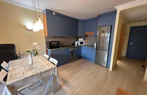 Apartamento con parking y piscina comunitaria AV-42 - Foto 7