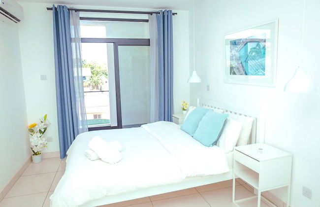 Embassy Gardens Premier Suites - Photo 58