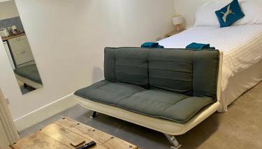 JP Short Stays - Photo 4