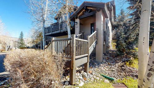 Essence at Arrowhead - Photo 2