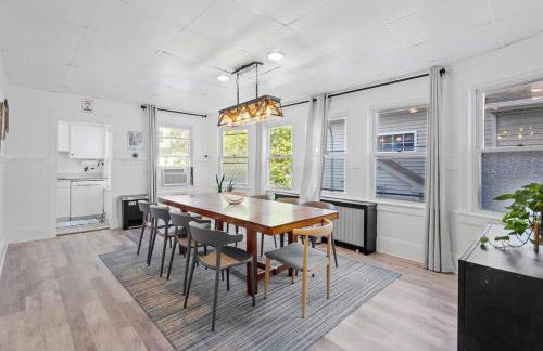 5BR 3BA Family Retreat 2 Blocks from Beach - Foto 17