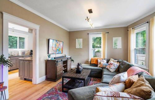 Modern Oakley Retreat - King Bed - Free Parking - Centrally Located - Foto 35