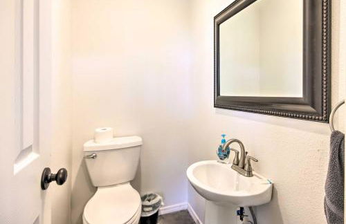 Peekaboo Water Views Lake O the Cherokees Cabin - Foto 10