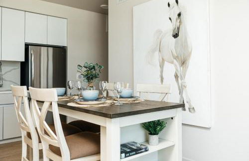 Stunning 2BR apartment steps from Santa Monica pier - Photo 4