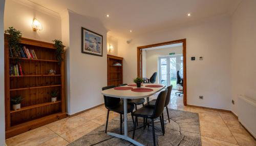 Lovely 5 Bed House in Barnet , home away from home - Foto 3
