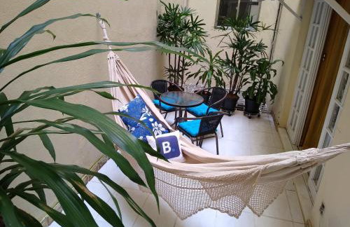 Aconchegante ao lado do shopping com garagem e Wifi - Foto 11