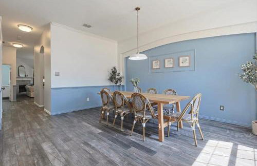 The Blue Holly - Bright & Spacious with a Pool - Foto 9