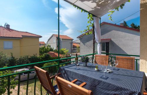 Home Away From Home with a heated pool - Foto 46