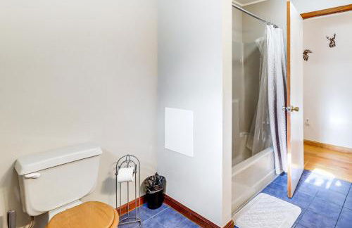 4 Mi to Camelback! Group-Friendly Poconos Cabin - Foto 28