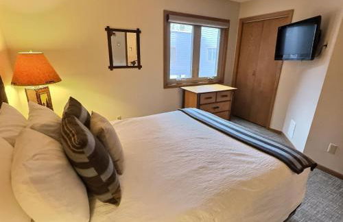 Cozy 1 bed end unit ski in ski out condo - Foto 14