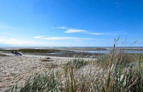 Water Views Walk to Beach Dogs Welcome - Photo 3