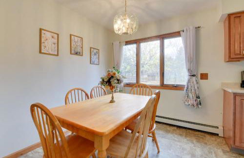 15 Mi to Cochrans Ski Area Cozy Home with Yard! - Foto 7