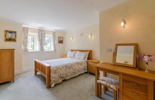 Lakeside Cottage - Photo 4