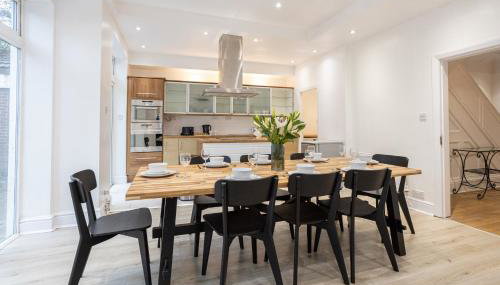 Pillo Rooms - Spacious 4 Bedroom Detached House close to Heaton Park - Foto 3