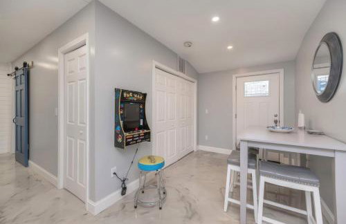 Lakefront Gem Cozy Stay w Dock Sunset Views - Foto 4