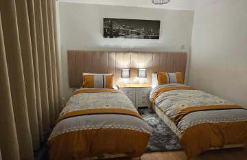 Glebe House - 2 Bedroom Luxury House that sleeps 6, with Free Private Parking, Easy Access to City Centre, and Near the Motorway - Photo 8