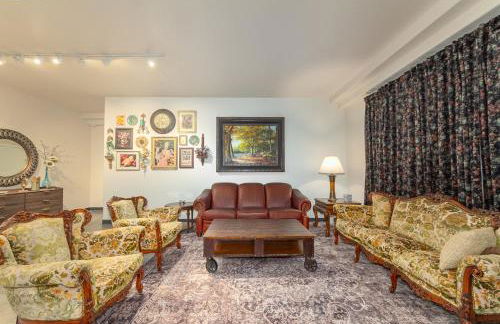 Stylish South Hill Retreat Queen Bed and Sofa Sleeper Full Kitchen Free Parking - Foto 58