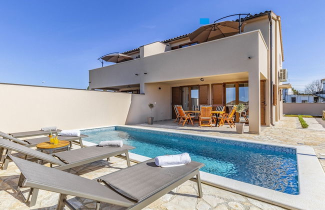 Family Villa With Pool, Wellness - Foto 23