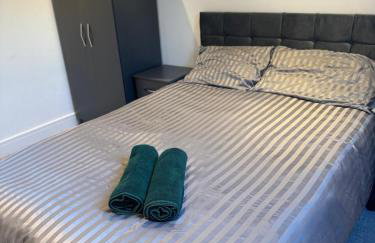 Epsom High Street Apartment 9 - Photo 2