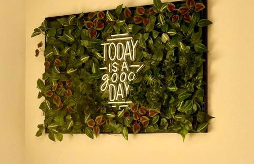 Winter Getaway - Luxury Bungalow w Games Room - Photo 33