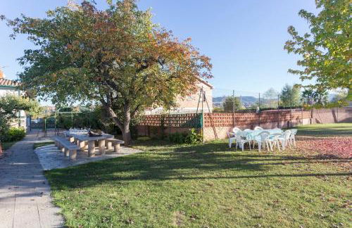Chalet con jardín, piscina y barbacoa en Logroño - Foto 39
