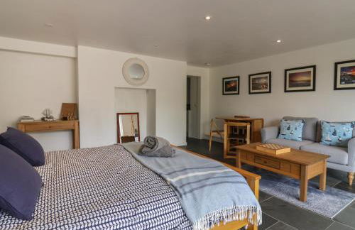 The Hideaway - Photo 8