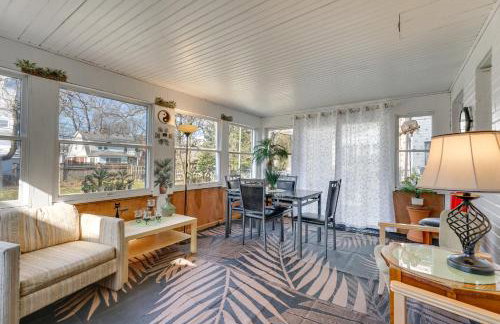 Walk to Detroit Zoo Home with Sunroom and Patio! - Foto 21