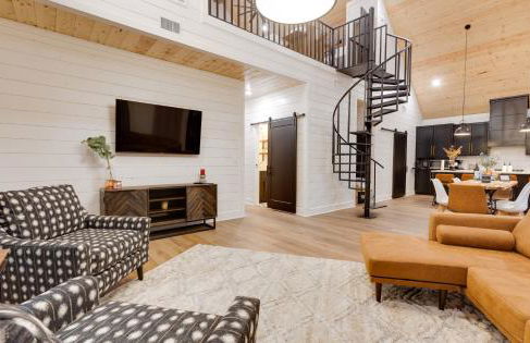 Crimson Creek Cabin - Hot Tub, Playset, Family-Friendly - Foto 22