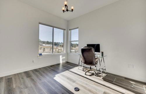 Group Getaway in Monument! High-End Home with Views - Foto 13