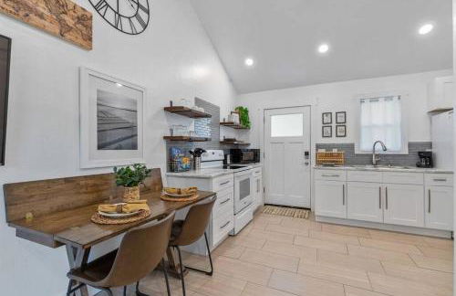 Cozy Cottage • King Bed • Grove • Kayaks • Boat Parking - Foto 6