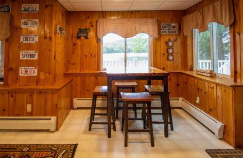 Lakefront Home with Seasonal Dock in Limerick! - Foto 24