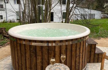 W Karkonoszach na Chacie jacuzzi, sauna, bilard, leśny park - Photo 3
