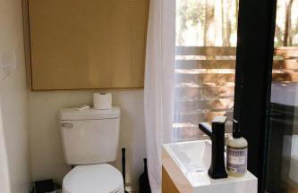 Modern Mirror Home w/ Hot-tub | “Glass House” #2 - Foto 17