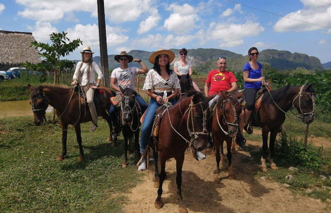 Excursão privada ao Valle de Viñales de carro clássico - Foto 8