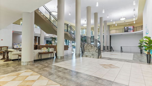 Coin salon dans le hall