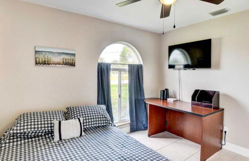 Screened Porch Waterfront Home in Deltona! - Foto 14