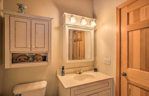 Waterfront Cottage, 9 Mi to Aloha State Park! - Foto 18