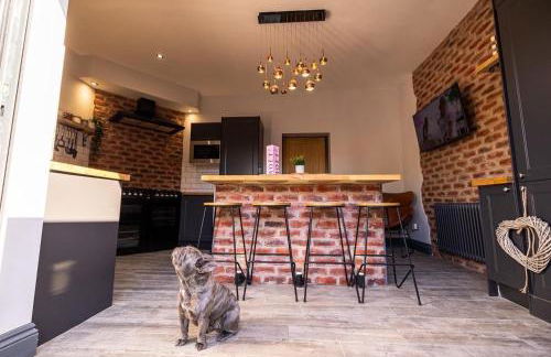 Town center cottage with Hot tub - Foto 8